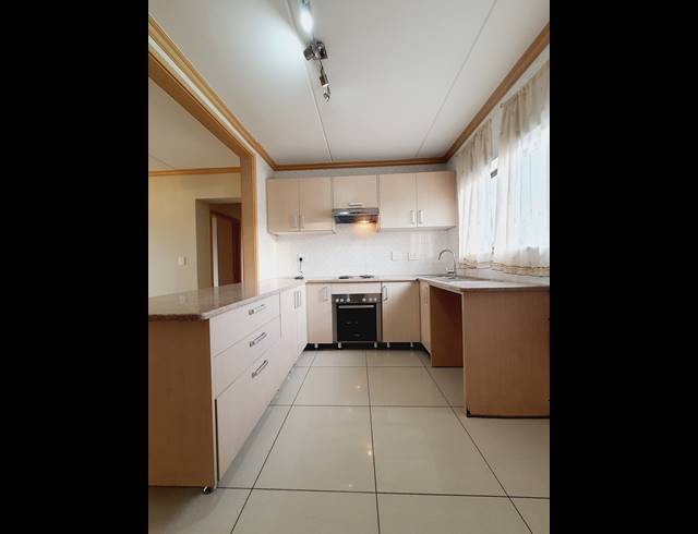 2 BEDROOM APARTMENT RENTED IN NOORDWYK